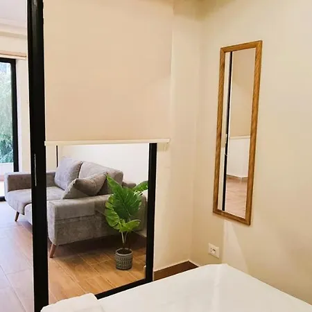 2v1 - Center 1 Apartamento Tirana