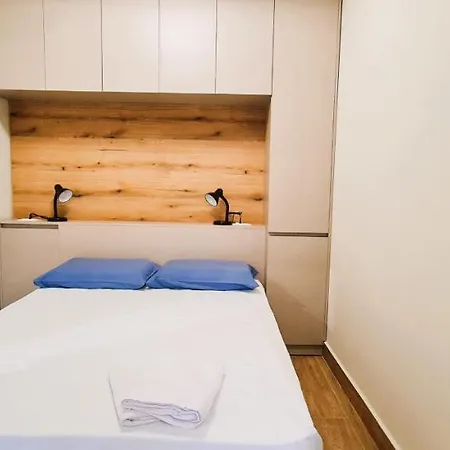 2v1 - Center 1 地拉那